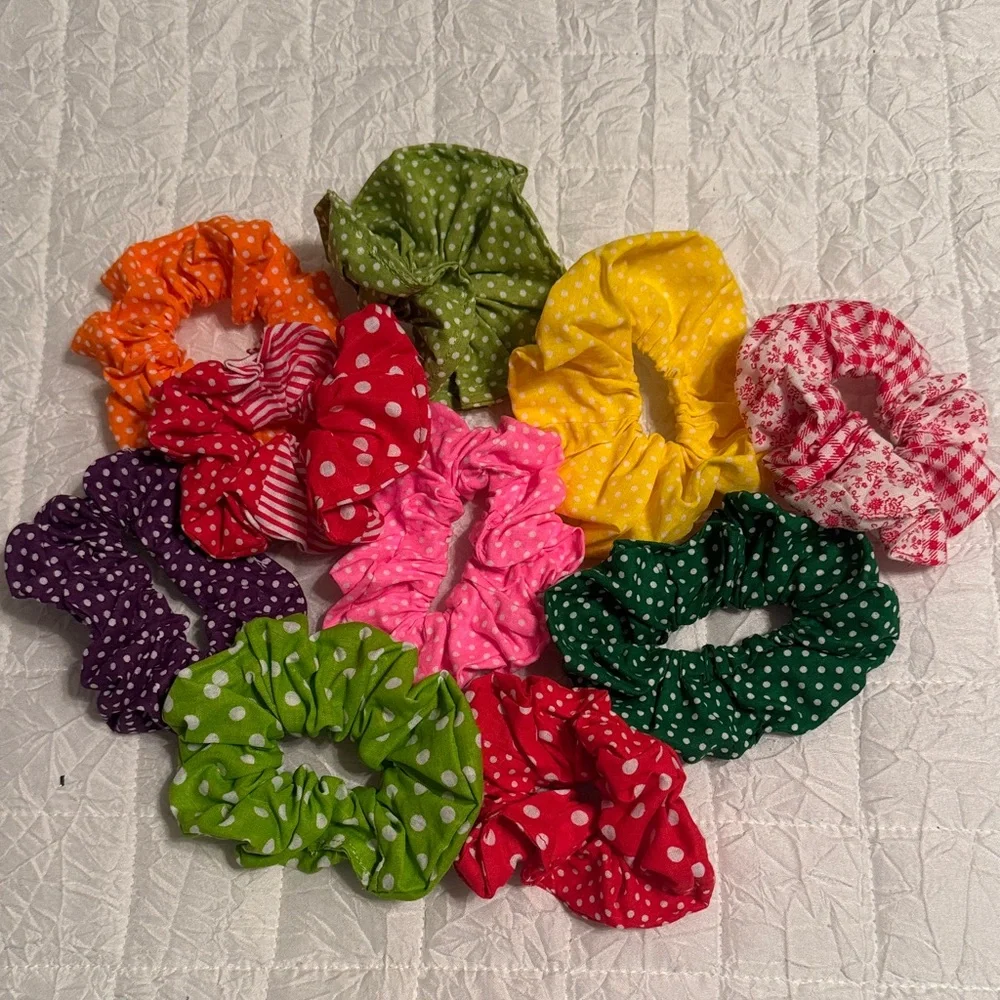 Assorted Polka Dot Scrunchie Set - Multi Color